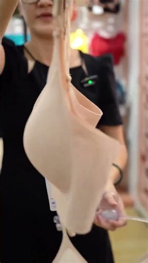 Company display: sample room + seamless bra + real person display