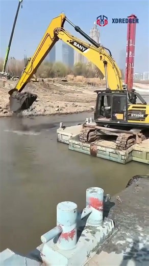 Backhoe Dredger