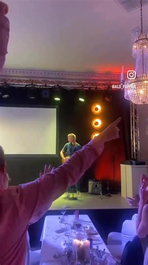 97K views · 4K reactions | 40 000 kr till Musikhjälpen och här är min allsång som lovat. Vad hittar vi på när vi når 100 000 kr? Skriv i kommentarerna! Min bössa heter ”Rulla för Musikhjälpen!!” Länk i kommentarerna ❤️ | Torsten Gabrielsson | Facebook