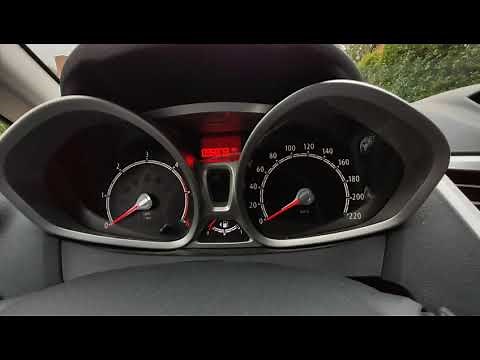 (Ford Fiesta) Comment vérifier la température du moteur dans le menu caché.