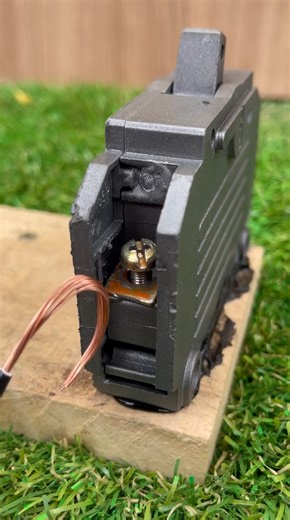 918K views · 4.4K reactions | ¡El error que ningún electricista debería cometer! ⚡ | Genioflash | Facebook