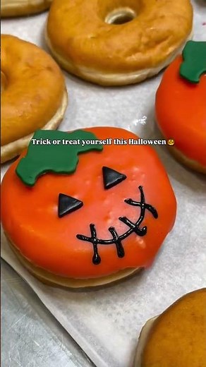 Halloween @doughnuttime_uk