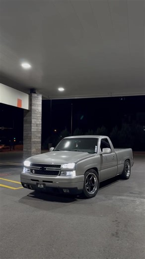 ⛷️⛷️ #denver #trokasperronas #fyp #loweredtrucks #viral @Jesse | Lowered Trucks