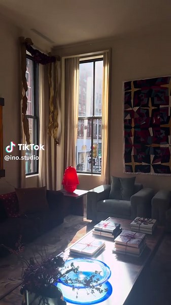 This place feels less like a showroom and more like an incredibly chic home😍 #interiordesign #showroom