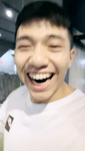 TRoY Bro 特洛伊  on Instagram: "- My laugh sounds like wiping mirror #laugh #boy #asian #cute #fun #funny #video #reels #mood #chill"