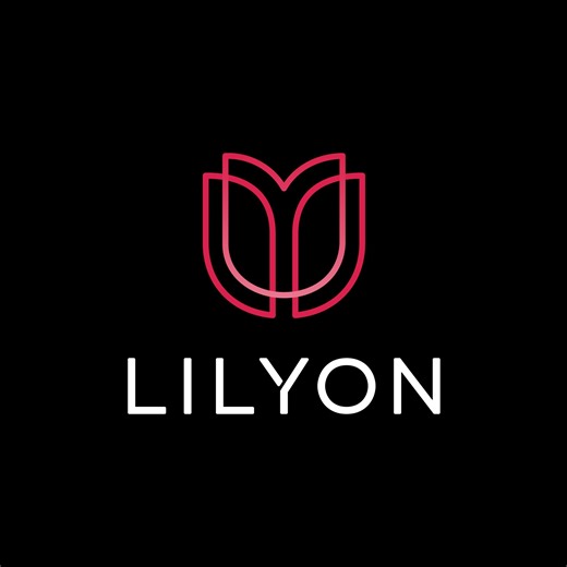 Let's feed the chickens | Lilyon