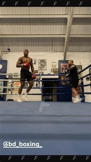 Anthony Joshua CRUSHING the mitts💥 #anthonyjoshua #joshua #boxingtraining