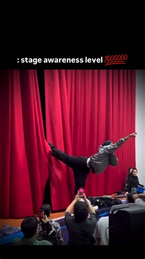 EASTRY WORLD | Dance battles in 2025🥵 @rubix_criminalz in Peru 🇵🇪 @cityofkingsperu #Eastreet | Instagram