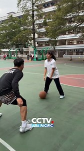 🏀A girl’s #basketball skills on campus have recently gone viral online. Quick stop, jump shot—her smooth move stunned the entire crowd in Longzhou County, Guangxi Province, China. Take a look! 🏀近日，#中国 #广西 崇左市龙州县一高中女生打 #篮球 的视频走红网络，变向过人、急停跳投等动作丝滑流畅，圈粉无数！一起来看！ Video: Douyin | CCTV Asia Pacific