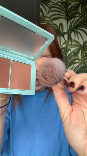 @Westman-Atelier I’ve been waiting for this one. I probably should have read this description first “this cream-to-powder duo delivers hydrated matte coverage, blurring the skin with a touch of sun-kissed warmth. Designed to be layered, each shade brings your skin to life with an authentic glow, working together to build depth for your most believable bronze” but I like discovering how a product without any knowledge of it and this video is a testament to that! 💕✌️ #westmanatelier #bronzer #bro