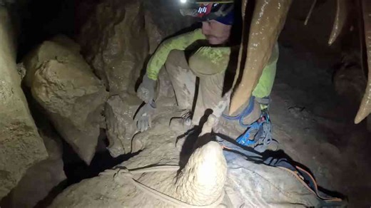 What Cameras Captured At The Bottom Of The Unseen 180ft Abyss