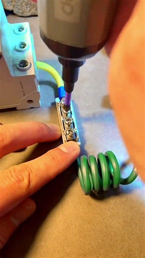 Copper Aluminum Wire Quick Connection Trick #ideas #shorts #wire #connector