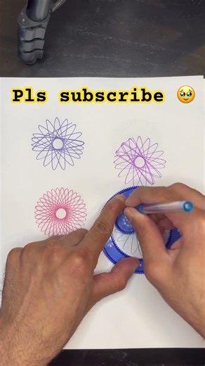 Colourful spirographic patterns