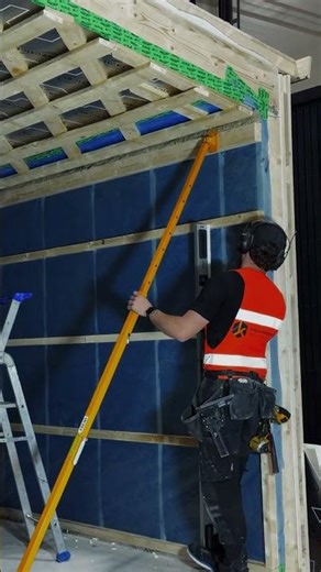 Halo Igloos going up at full speed with Stedox®️ Wall Braces.