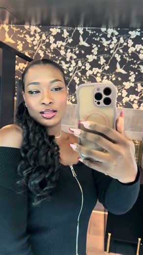 Elegant but sexy tops | off the shoulder tops