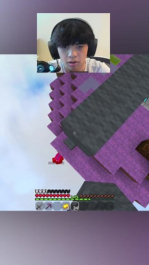 Bridging God in Minecraft Bedwars | Wallibear