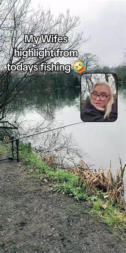 Completely oblivious.. singing away... then sees her rod bend. Wasn't inpressed when it was only a tiddler #livehighlights #fyp #fishing #tiktoklive #fishingtiktok