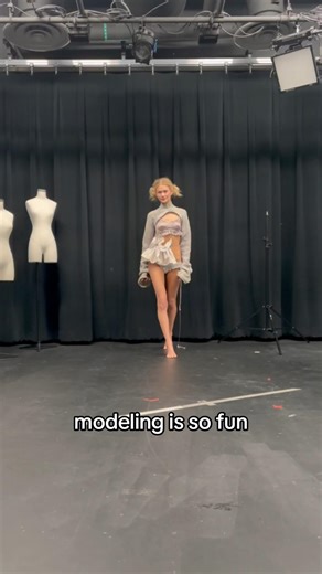 rate my walk 1-10 ☺️ #modeling