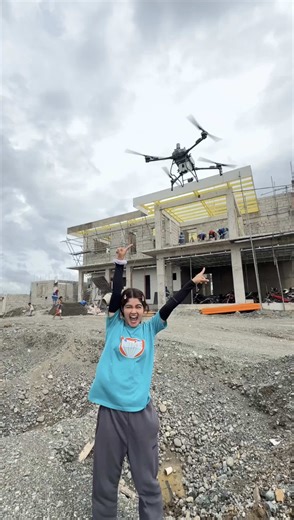 Higanteng Bisita sa Dream House gamit ang Drone