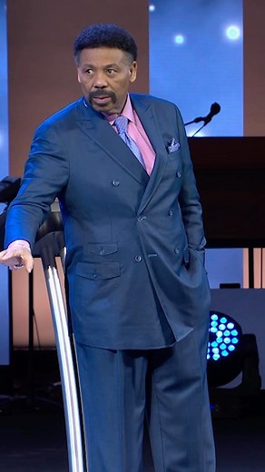 “Biblical unity is not uniformity” - @drtonyevans PREAAACHHH DOC! 🙌🏾🙌🏻🙌🏿 #UNITY “After these things I looked, and behold, a great multitude which no one could count, from every nation and all tribes and peoples and tongues, standing before the throne and before the Lamb, clothed in white robes, and palm branches were in their hands; and they cry out with a loud voice, saying, “Salvation to our God who sits on the throne, and to the Lamb.”” ‭‭ Revelation‬ ‭7‬:‭9‬-‭10‬ ‭ #HeavenLooksDiverse 