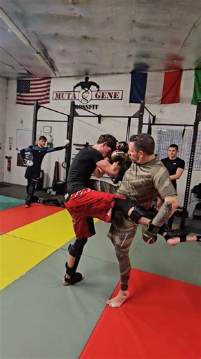 Contre du midle kick (Techniques 2) En genoux 🦵 #mma ##kickboxing #muaythai #boxing #boxethai