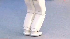 Asimo(阿西莫)代表人形机器人第一梯队的水平，向它看齐吧。