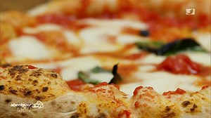 #Pizza so gut wie beim #Italiener! Das verspricht der #Pizzaofen vom #Discounter. Ob das wirklich sein kann? Abenteuer Leben macht den #Test und zeigt, wie man die perfekte, neapolitanische Pizza zuhause zubereitet. #video #abenteuerleben #kabeleins | Abenteuer Leben