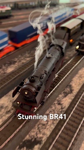 Caught the rarest train moment on film #BR41 #BR06