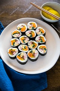 Easy Kimbap (Korean Sushi Roll)