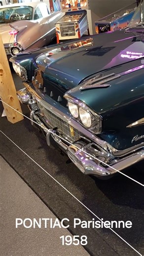 PONTIAC PARISIENNE 1958