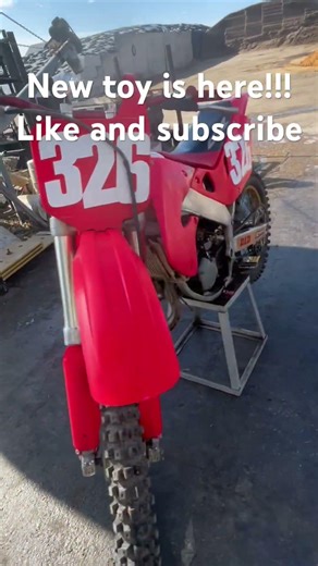 New dirt bike. 1998 cr 125r two stroke