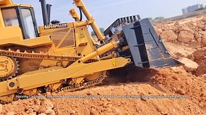 I absolutely love taking the 1/14 metal D10T rc hydraulic bulldozer out to "work" in real locations. Watching it act so convincingly, it's like watching a promising kid—such a huge sense of accomplishment! #modelling #scalemodel #robotics #toucanhoby #rcadventures #originalcontent #canadiancontent #creativefilm #rchobby | Toucan RC Hobby