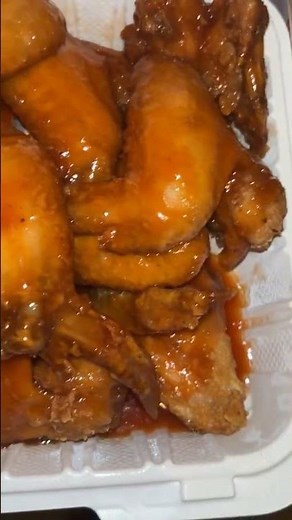 FRIED CHICKEN WINGS WITH MUMBO & HONEY SAUCE + FRIED RICE 😋🔥 DC FLAVOR ON POINT 🍗🍯 #SHORTS