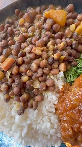 ‼️ Warning ‼️ This video may cause intense drooling 🤤 Gandules en Coco 🥥 with Pork Ribs in a Chunky Pineapple BBQ sauce 🍍 For the Gandules: In the pressure cooker for 35-40minutes -1lbs bag of Gandules secos -Bay Leaf -1/2 onion -1 garlic clove -A few leaves of Culantro or Cilantro -2 to 3 Ají Dulce or cubanelle pepper Once it’s done in the pressure cooker, in a separate pot add -olive oil -Chuleta ahumada/ smoked pork chops -onion -sofrito -garlic paste -Chicken bouillon -Pumpkin -Add the co