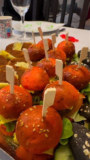 Romain dans le Beaujolais | Notre menu apéro 🍴 *Collaboration – buffet offert J’ai pu tester @delicesbykam un service de traiteur dans le Beaujolais, spécialisé... | Instagram