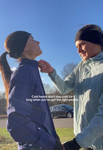 Always someone with unfunctioning cold hands :) #foryoupage #runner #girlproblems #viral #run @Milz