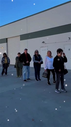 🎄 6 Days to Go! 🎄 The countdown is on — our Ventura Vintage Winter Wonderland is almost here! Step inside a world of vintage charm, holiday sparkle, and timeless décor as European Frump transforms the showroom into a magical holiday destination. ✨ 🗓 Saturday, November 8th ⏰ 10 AM – 2 PM 📍 3669 Arundell Cir, Ventura, CA 💵 Admission & Parking are FREE Come shop, sip, and get inspired — it’s the most wonderful market of the year. ❄️✨ | European Frump