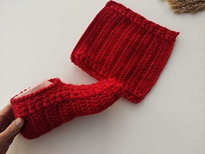 Free Flat Crochet Socks Pattern (Puff Stitch) - Crochet Bits