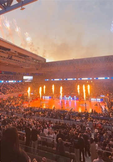 Bonus points if it’s from an open-air game 👀 #nba #nbl #bball #hoops #sport