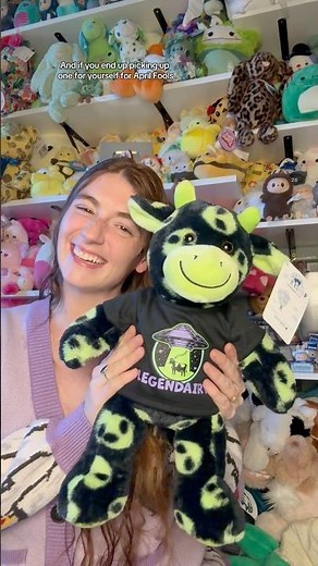 Build a bears alien cow! 👽💚🖤 #buildabear #alien #cow #buildabearworkshop #plush ‪@buildabear‬