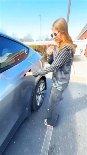 One “cool” move… turned into her biggest mistake 😳🔒#trendingshorts