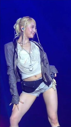LE SSERAFIM HUH YUNJIN 'Smart' Fancam | 르세라핌 허윤진 직캠
