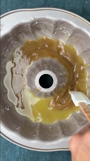 Pineapple Upside Down Bundt Cake #recipe #cakerecipe #bundtcake #pineapple