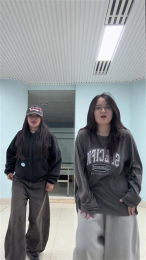 Explore Baby Zoo Dance Moves with Leejung Lee