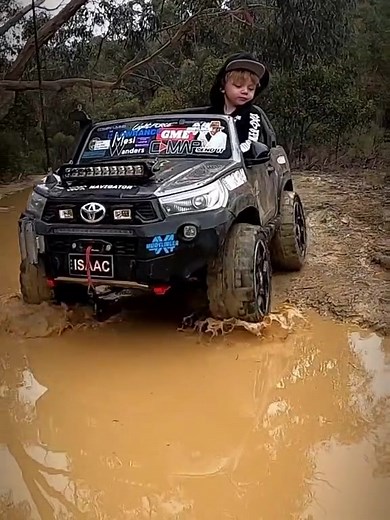 4x4 life 🙂 #isaacsawesomeadventures #4x4