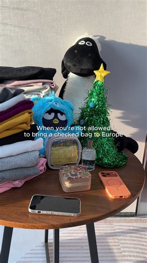 My best tips for traveling with no more than two bags#TravelHack#vacuumbag #tiktokshopblackfriday #travelbag #tiktokshopcybermonday