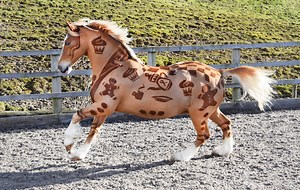 Creative clipper creates amazing gingerbread horse - Horse & Hound