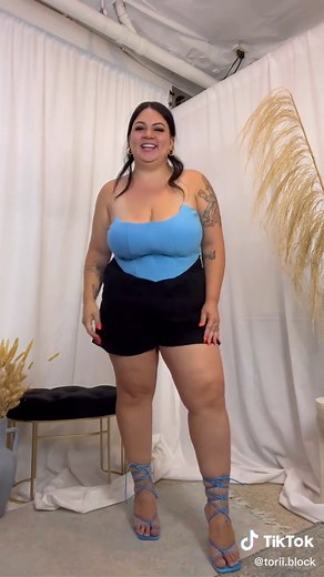 Summer Fashion for Curvy Ladies: Size 18 Outfit Ideas