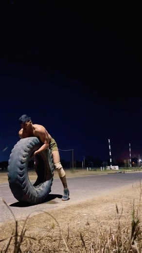 Workout on dhurandhar tittle track 🔥🥷🏼 guide to tyre workout for full body strength stamina