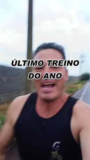 Último treino do ano. Não foi sobre pace, não foi sobre tempo. Foi sobre estar presente. Mesmo cansado, mesmo com dor, mesmo imperfeito — eu fui. Cada passo hoje foi gratidão. Gratidão a Deus por sustentar o corpo, a mente e a fé durante todo esse ano. 5km pra fechar o ciclo. Com consciência, com verdade, com propósito. Agora é virar a chave. #corrida #gratidão #disciplina #processo #fé@Led Runner